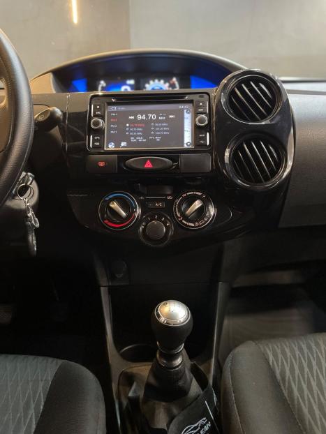 TOYOTA Etios Hatch 1.3 16V 4P FLEX X, Foto 11
