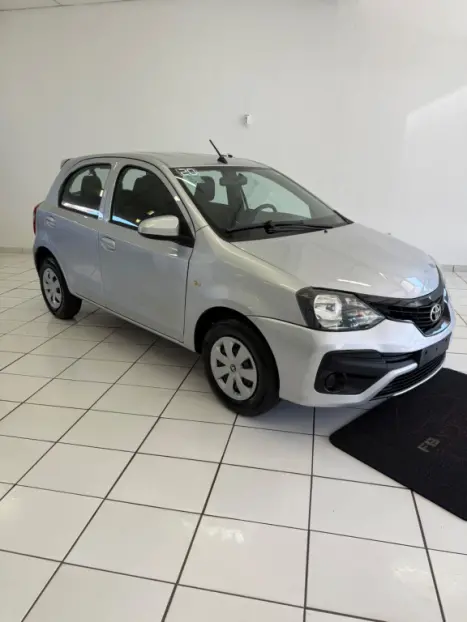 TOYOTA Etios Hatch 1.3 16V 4P FLEX, Foto 1
