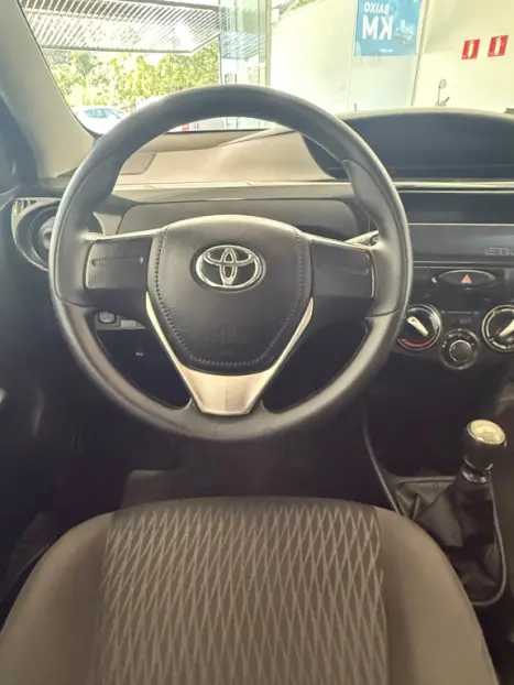 TOYOTA Etios Hatch 1.3 16V 4P FLEX, Foto 6