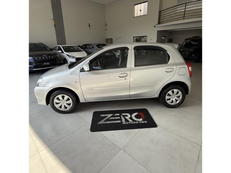 TOYOTA Etios Hatch 1.3 16V 4P FLEX X, Foto 5