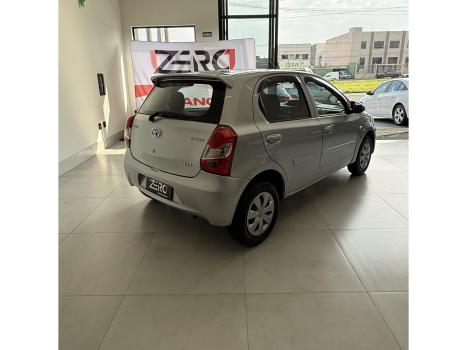 TOYOTA Etios Hatch 1.3 16V 4P FLEX X, Foto 6