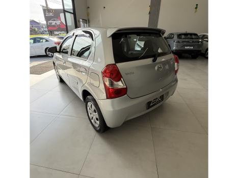 TOYOTA Etios Hatch 1.3 16V 4P FLEX X, Foto 8