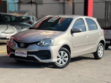 TOYOTA Etios Hatch 1.3 16V 4P FLEX X AUTOM�TICO, Foto 2