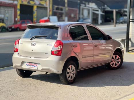 TOYOTA Etios Hatch 1.3 16V 4P FLEX X AUTOM�TICO, Foto 5