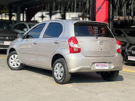 TOYOTA Etios Hatch 1.3 16V 4P FLEX X AUTOM�TICO, Foto 6