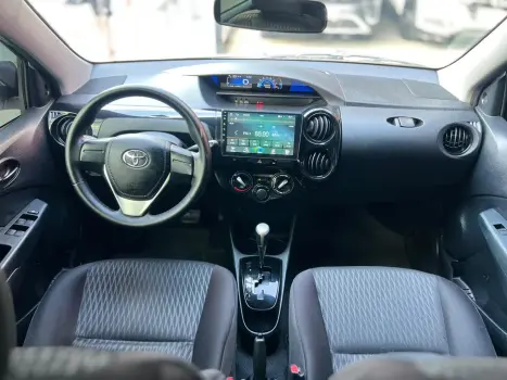 TOYOTA Etios Hatch 1.3 16V 4P FLEX X AUTOM�TICO, Foto 10