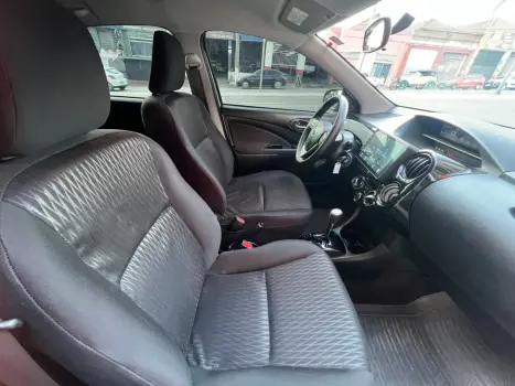 TOYOTA Etios Hatch 1.3 16V 4P FLEX X AUTOM�TICO, Foto 13