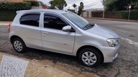 TOYOTA Etios Hatch 1.3 16V 4P FLEX X, Foto 2