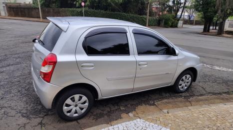 TOYOTA Etios Hatch 1.3 16V 4P FLEX X, Foto 5