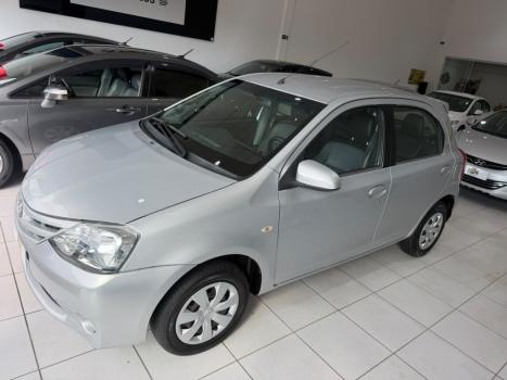 TOYOTA Etios Hatch 1.5 16V 4P FLEX XS, Foto 3