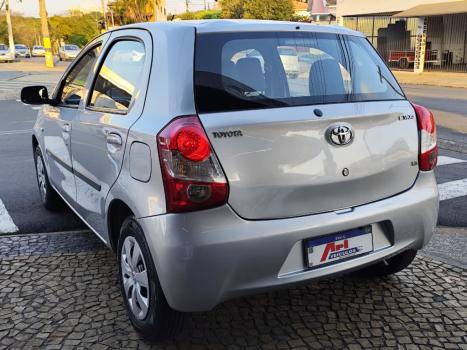 TOYOTA Etios Hatch 1.3 16V 4P FLEX, Foto 3