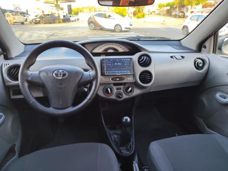 TOYOTA Etios Hatch 1.3 16V 4P FLEX, Foto 5