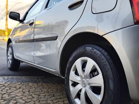 TOYOTA Etios Hatch 1.3 16V 4P FLEX, Foto 8