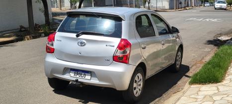TOYOTA Etios Hatch 1.3 16V 4P FLEX X, Foto 8