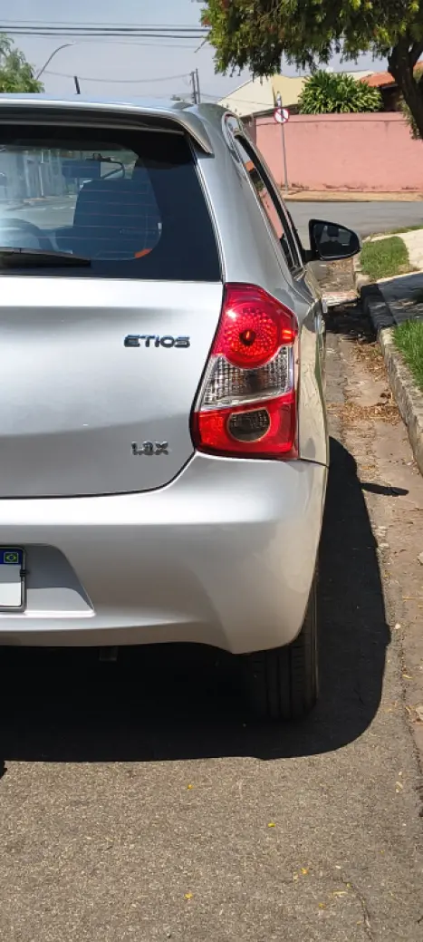 TOYOTA Etios Hatch 1.3 16V 4P FLEX X, Foto 9