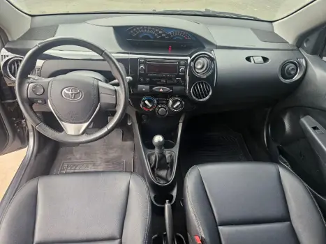 TOYOTA Etios Hatch 1.5 16V 4P FLEX XLS, Foto 3
