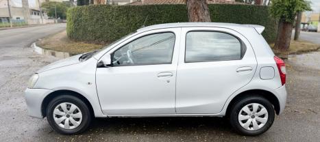 TOYOTA Etios Hatch 1.3 16V 4P FLEX X, Foto 2