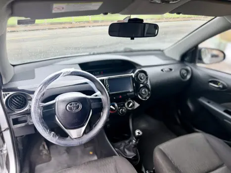 TOYOTA Etios Hatch 1.3 16V 4P FLEX X, Foto 4