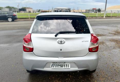 TOYOTA Etios Hatch 1.3 16V 4P FLEX X, Foto 6