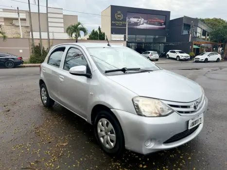 TOYOTA Etios Hatch 1.3 16V 4P FLEX X, Foto 9