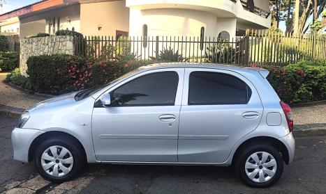 TOYOTA Etios Hatch 1.3 16V 4P FLEX X, Foto 3