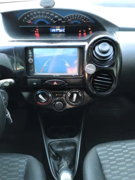 TOYOTA Etios Hatch 1.3 16V 4P FLEX X, Foto 9