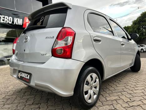 TOYOTA Etios Hatch 1.3 16V 4P FLEX X, Foto 4