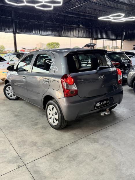 TOYOTA Etios Hatch 1.3 16V 4P FLEX X, Foto 5