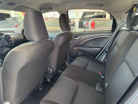 TOYOTA Etios Hatch 1.3 16V 4P FLEX X, Foto 8