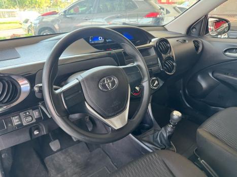 TOYOTA Etios Hatch 1.3 16V 4P FLEX X, Foto 14