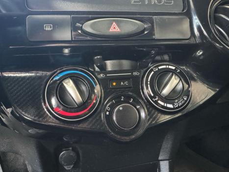 TOYOTA Etios Hatch 1.3 16V 4P FLEX X, Foto 16
