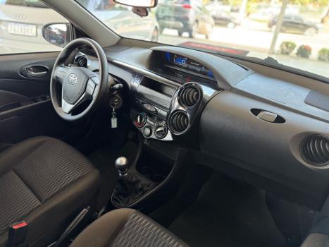 TOYOTA Etios Hatch 1.3 16V 4P FLEX X, Foto 17