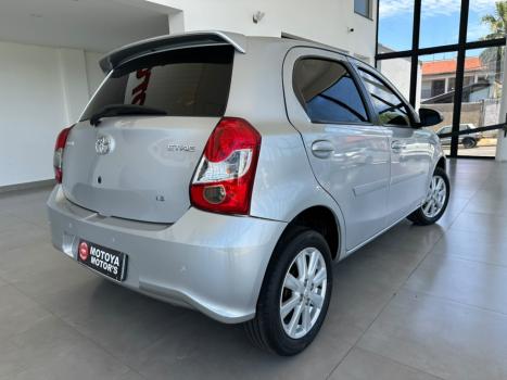 TOYOTA Etios Hatch 1.5 16V 4P FLEX X PLUS AUTOMÁTICO, Foto 4