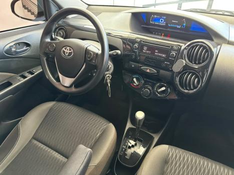 TOYOTA Etios Hatch 1.5 16V 4P FLEX X PLUS AUTOMÁTICO, Foto 8