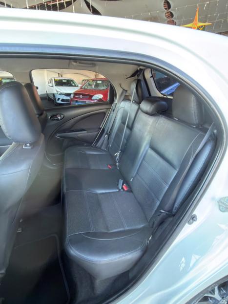 TOYOTA Etios Hatch 1.5 16V 4P FLEX PLATINUM AUTOMÁTICO, Foto 9