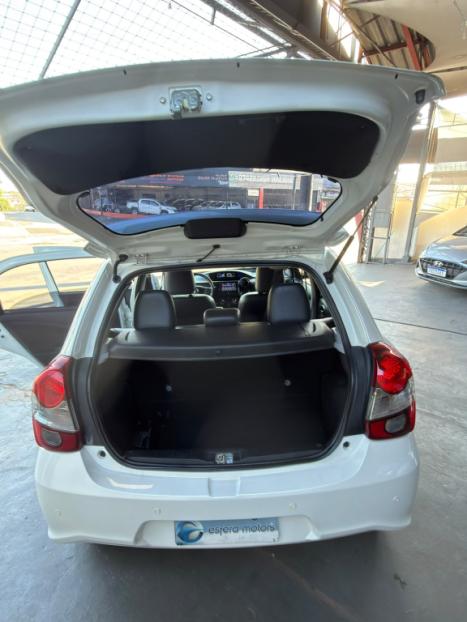TOYOTA Etios Hatch 1.5 16V 4P FLEX PLATINUM AUTOMÁTICO, Foto 10