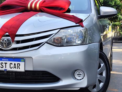 TOYOTA Etios Hatch , Foto 3