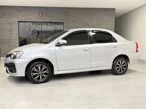 TOYOTA Etios Sedan 1.5 16V 4P FLEX PLATINUM AUTOM�TICO, Foto 3