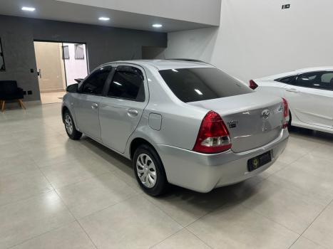 TOYOTA Etios Sedan 1.5 16V 4P FLEX X, Foto 2
