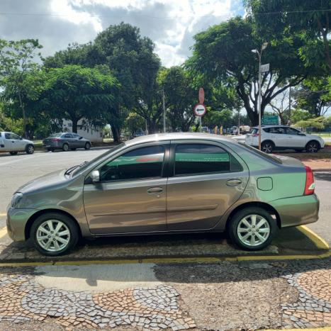 TOYOTA Etios Sedan 1.5 16V 4P FLEX X PLUS AUTOM�TICO, Foto 4