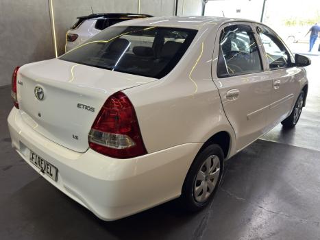 TOYOTA Etios Sedan 1.5 16V 4P FLEX X, Foto 4