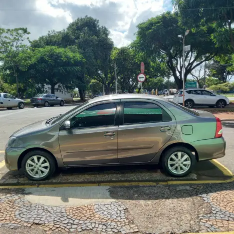 TOYOTA Etios Sedan 1.5 16V 4P FLEX X PLUS AUTOM�TICO, Foto 5