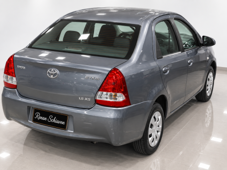 TOYOTA Etios Sedan 1.5 16V 4P FLEX XS, Foto 2