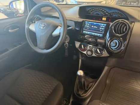 TOYOTA Etios Sedan 1.5 16V 4P FLEX XS, Foto 2