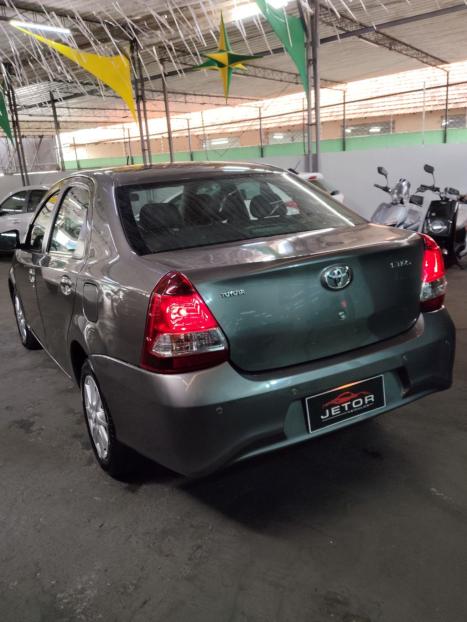 TOYOTA Etios Sedan 1.5 16V 4P FLEX X PLUS, Foto 4