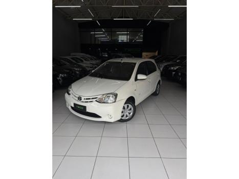 TOYOTA Etios Sedan , Foto 1