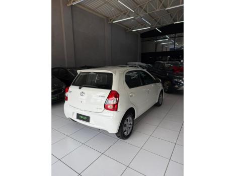 TOYOTA Etios Sedan , Foto 4