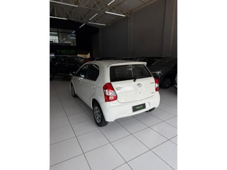 TOYOTA Etios Sedan , Foto 6