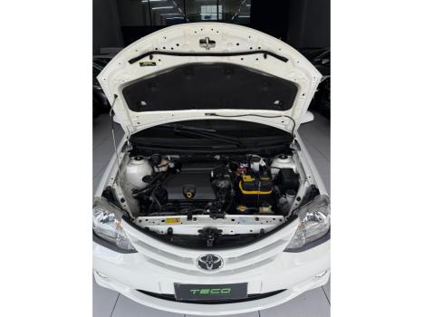 TOYOTA Etios Sedan , Foto 8