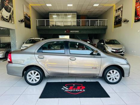 TOYOTA Etios Sedan , Foto 5